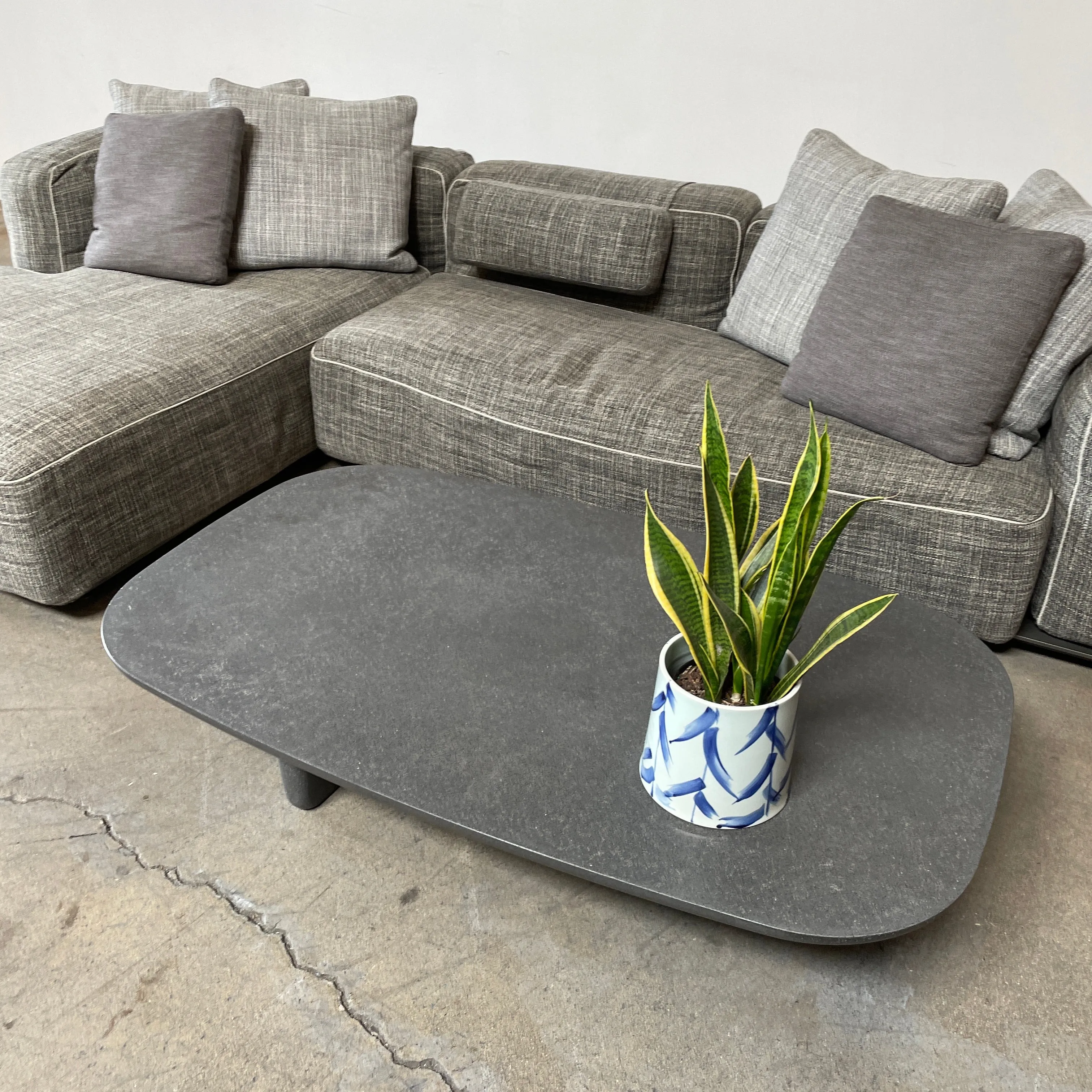 B&B Italia Tobi-Ishi Outdoor Coffee Table (hold)