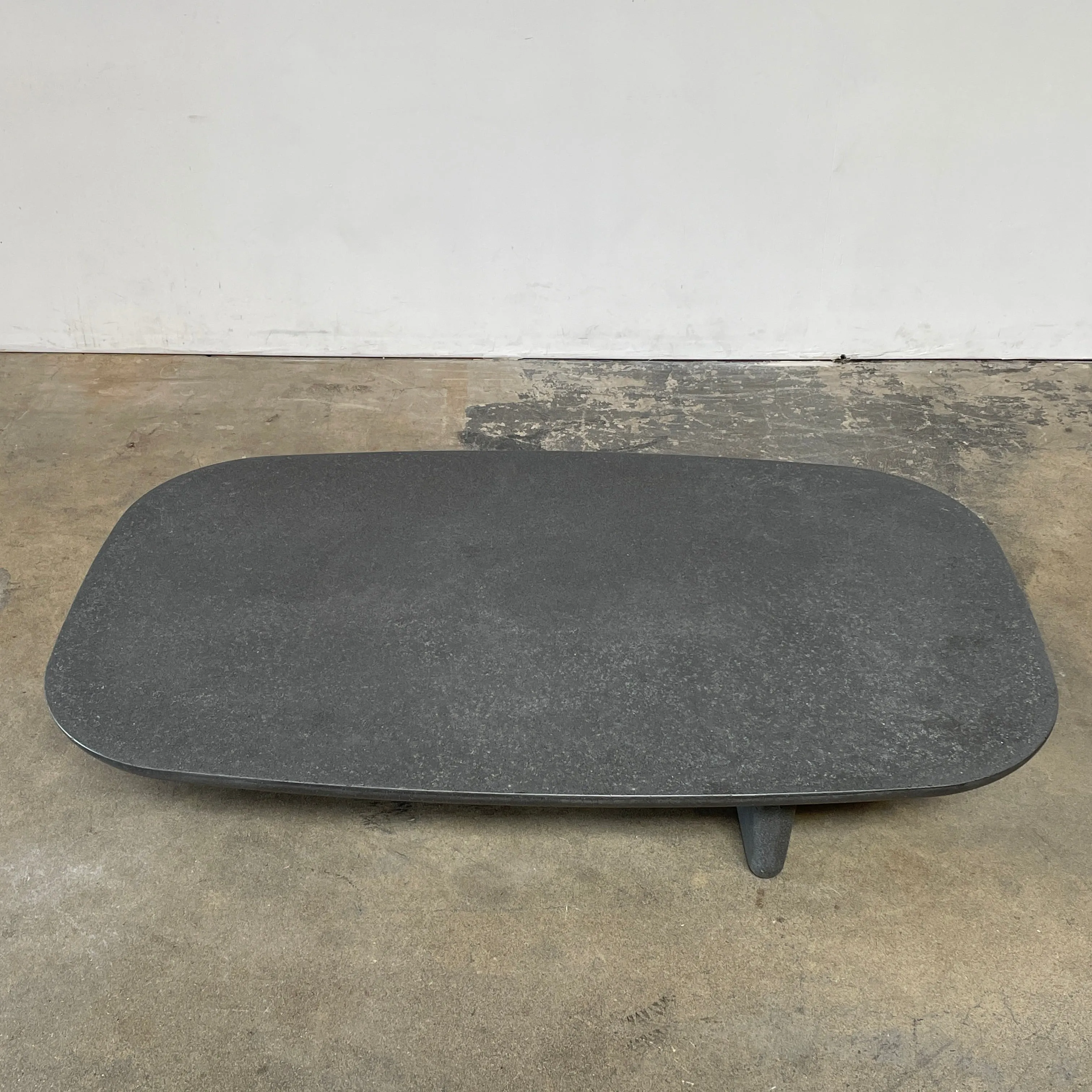 B&B Italia Tobi-Ishi Outdoor Coffee Table (hold)