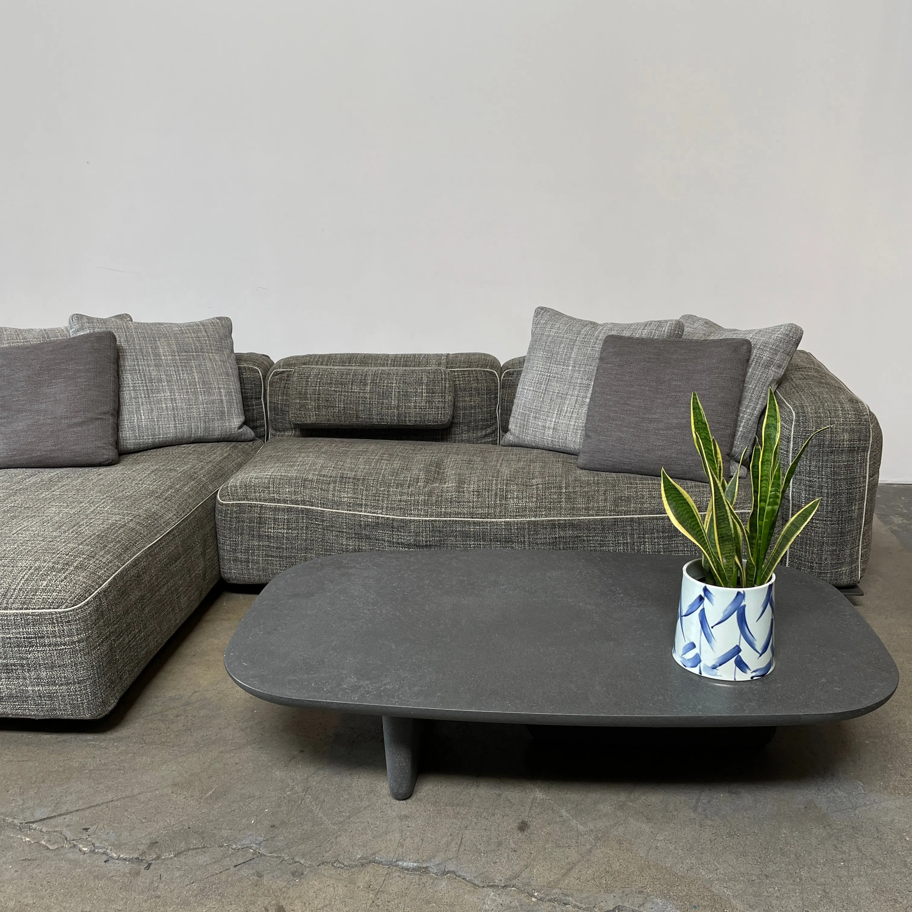 B&B Italia Tobi-Ishi Outdoor Coffee Table (hold)