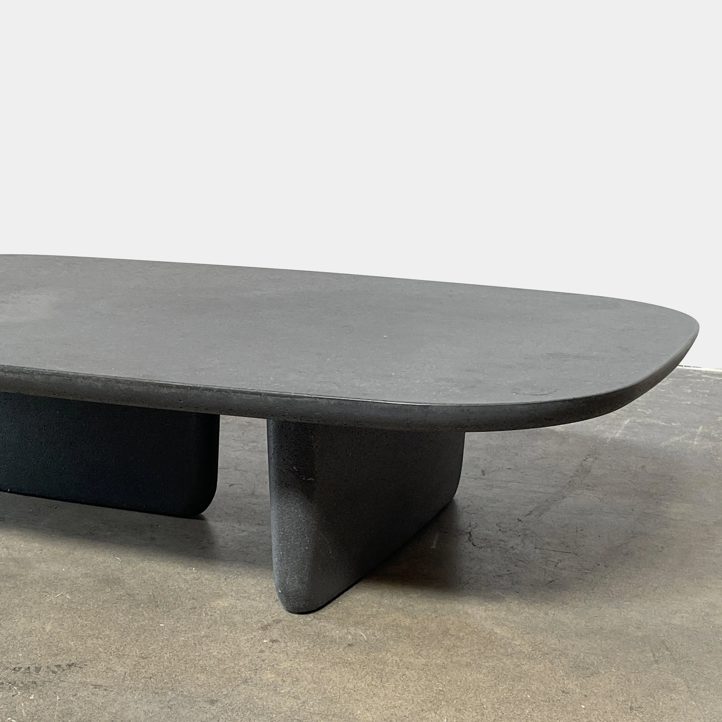 B&B Italia Tobi-Ishi Outdoor Coffee Table (hold)