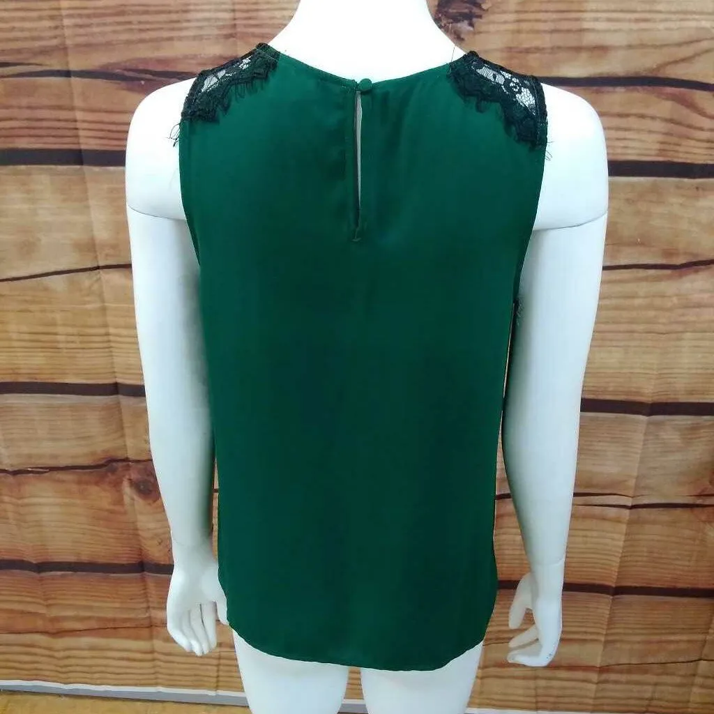 FUN 2 FUN GREEN & BLACK TOP SIZE XS TCC