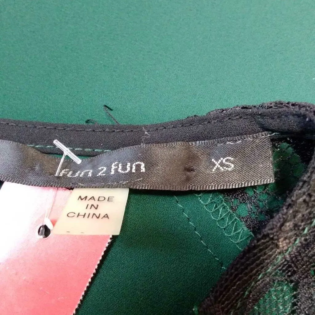 FUN 2 FUN GREEN & BLACK TOP SIZE XS TCC