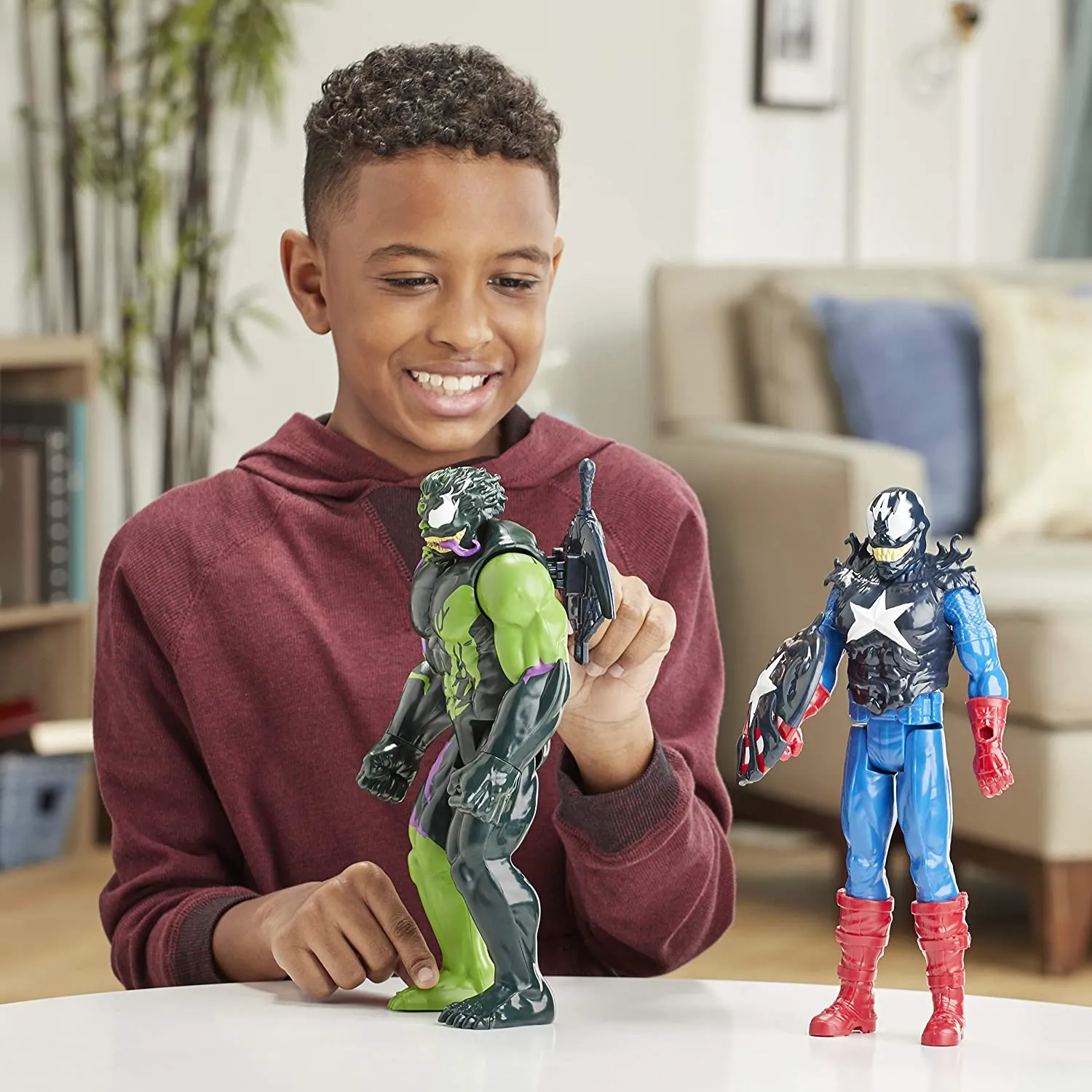 Hasbro Spider-Man Maximum Venom Titan Hero Venom Captain America with Starter, Projectile, 6 Accessories, Age 4 