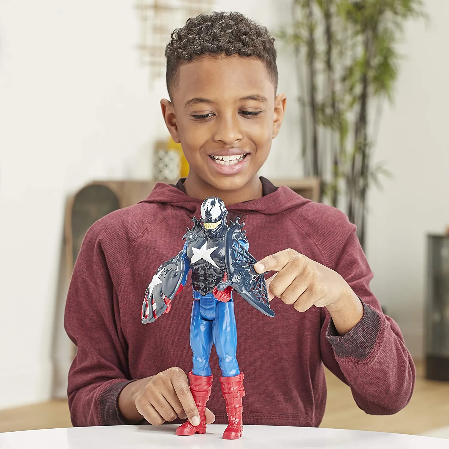 Hasbro Spider-Man Maximum Venom Titan Hero Venom Captain America with Starter, Projectile, 6 Accessories, Age 4 
